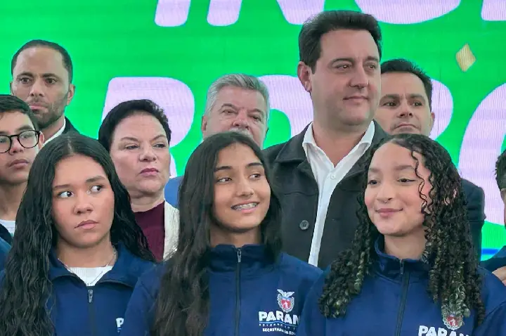 Deputado Delegado Jacovós participa de anúncio de novos investimentos na Educação do Paraná