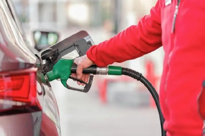 Gasolina Mais Barata: Petrobras Reduz Preço em 4,9% e Gera Expectativa para o Consumidor
