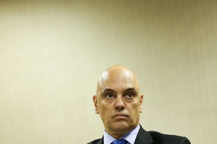 Moraes nega encontro com ex-presidente do BRB na casa de Vorcaro 