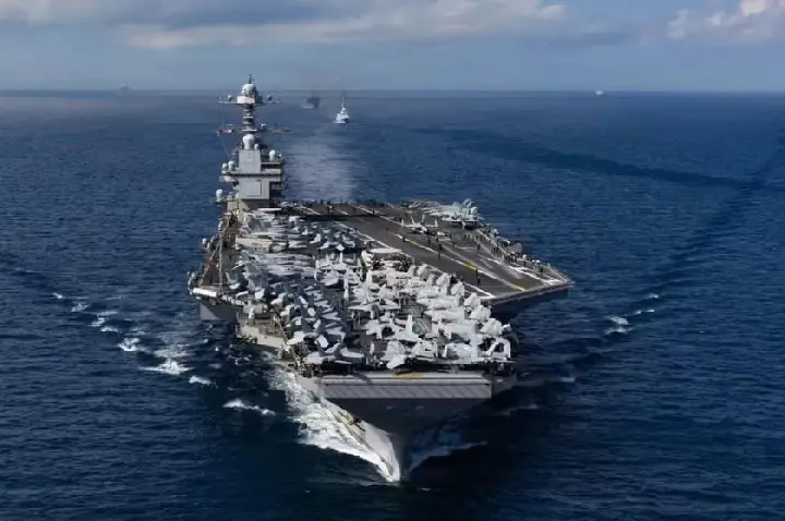 URGENTE: TENSÃO MÁXIMA NO CARIBE! Governo Trump Envia o Maior Porta-Aviões do Mundo em Resposta à Crise na Venezuela