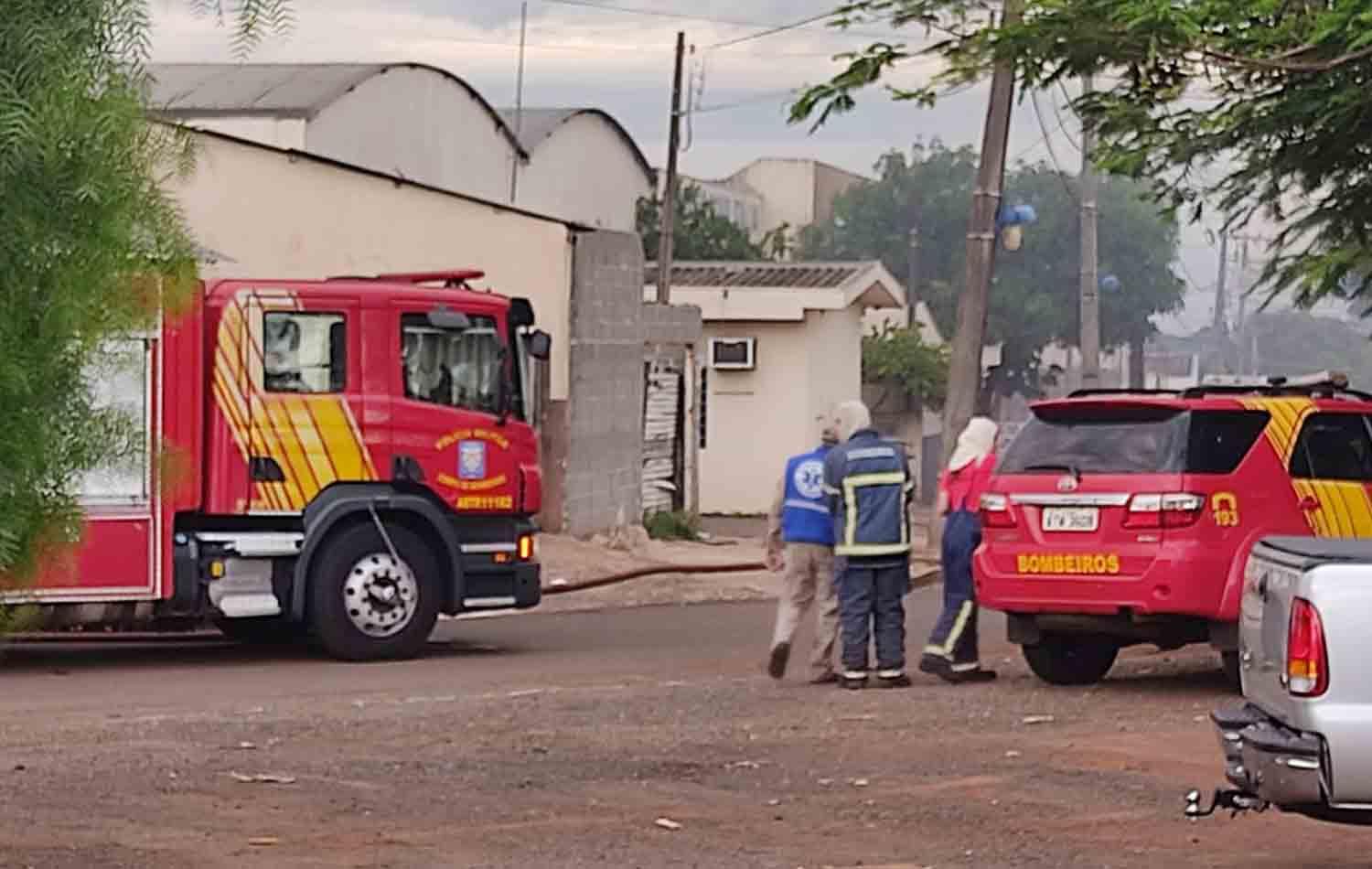 Incêndio seguido de explosão destruiu uma empresa de oxigênio em Maringá