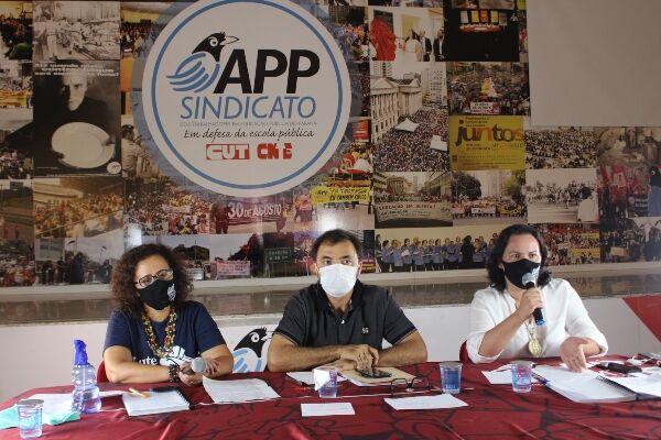 Professores do estado marcam greve para 18 de fevereiro no Paraná