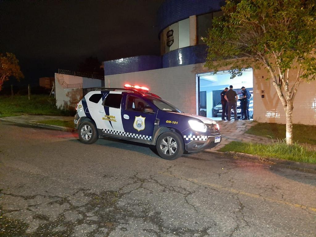 Mãe oferece filha de 12 anos para relação sexual em troca de drogas e é presa