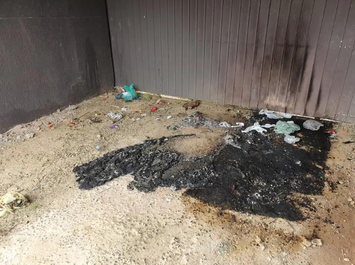 Morador de rua sofre queimaduras enquanto dormia após suspeitos colocarem fogo em cobertor