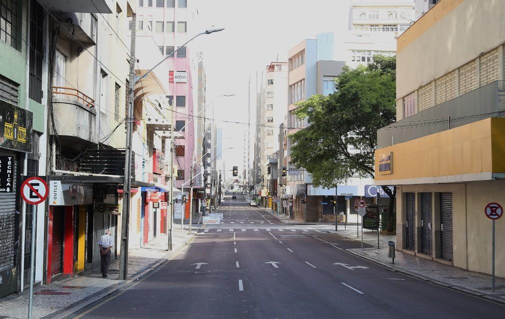 Paraná entra em lockdown para conter avanço da Covid-19