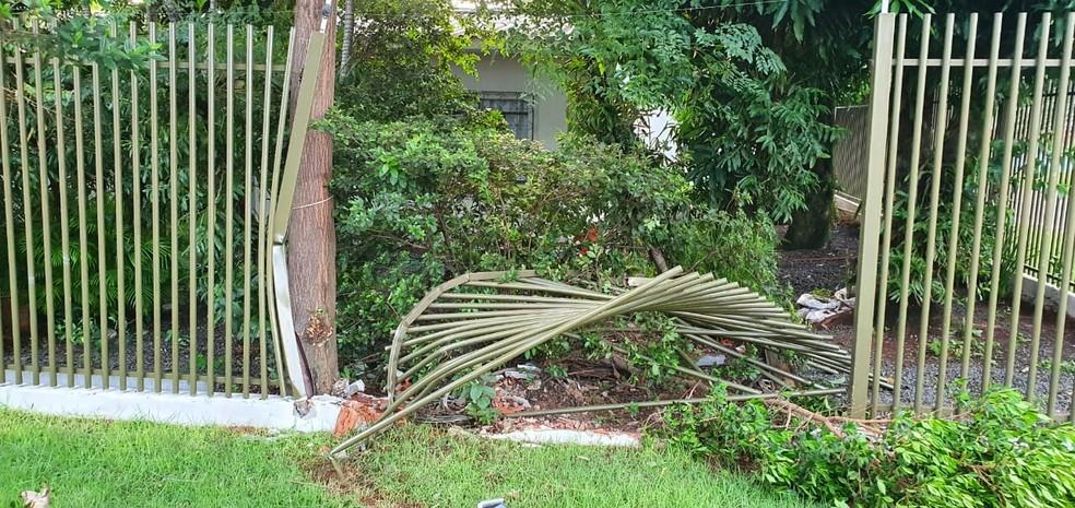 Suspeitos de assalto e manter família refém são mortos pela PM durante confronto em Foz do Iguaçu