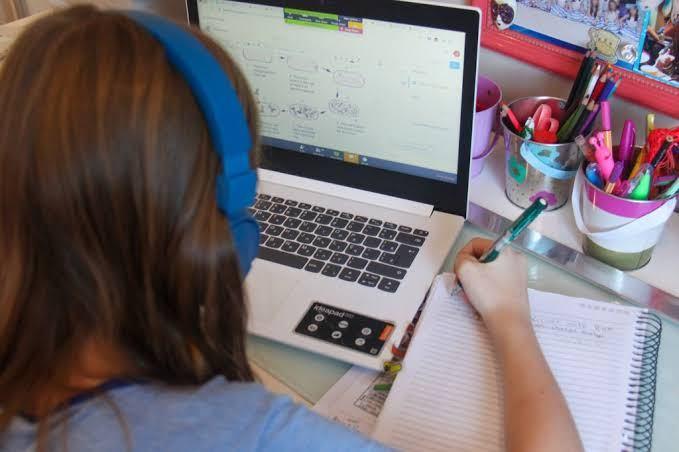 Curitiba: Mãe denuncia que aula online foi invadida e alunos foram ameaçados de morte