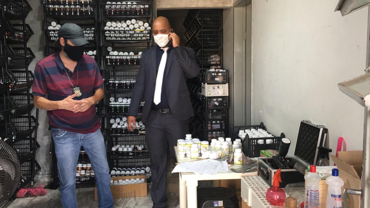 Em Maringa - Vigilância Sanitária flagra empresa com procedimentos ilegais de alimentos e remédios