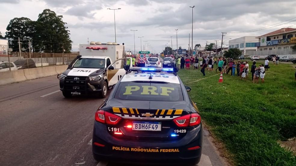 Motociclista Pedestre morrem em acidente na BR-116, em Fazenda Rio Grande