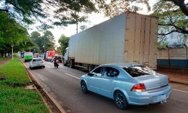 PM recebe denúncia a respeito de um morto dentro de caminhão e encontra motorista dormindo