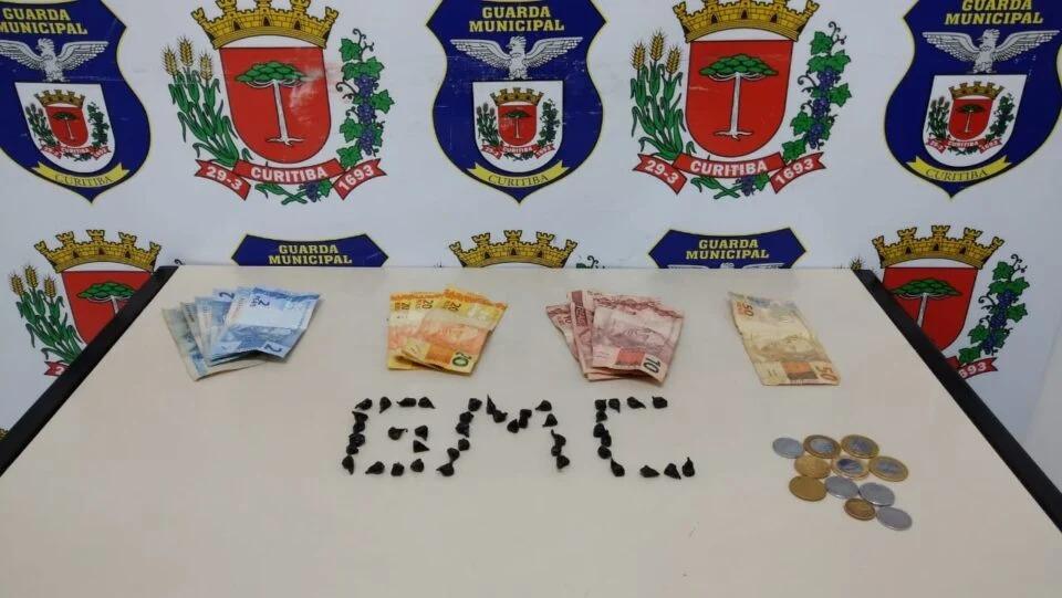 ‘Vovô do crime’: idoso de 66 anos é preso vendendo drogas no Centro de Curitiba