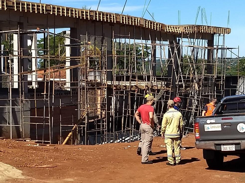 Em Foz do Iguaçu, desabamento de laje atinge cinco pessoas