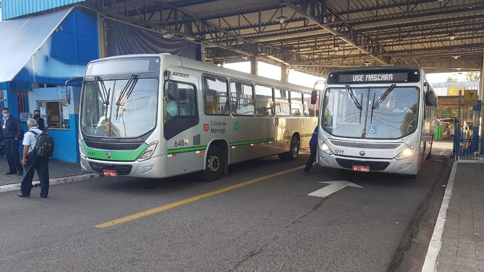 Motoristas do transporte público de Maringá fazem paralisação por atraso no pagamento dos salários