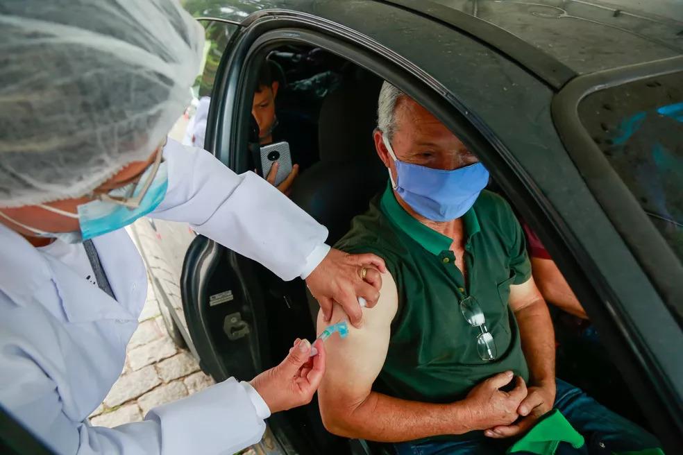 Pelo menos 12 cidades do Paraná estão com a 2ª dose da vacina CoronaVac suspensa pela falta de estoque