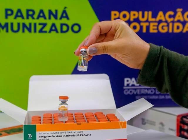 TCE investiga prefeito, ex-prefeitos e dezenas de vereadores por furarem fila de vacina no interior do Paraná