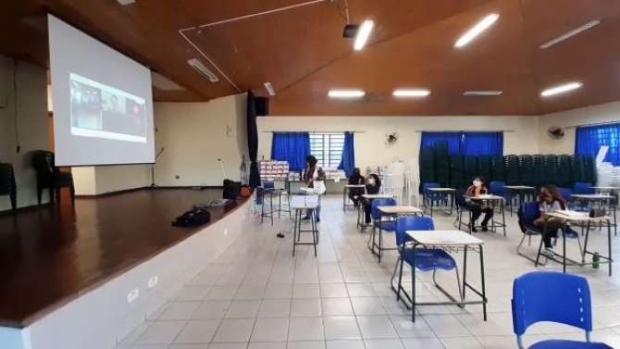 Alunos da rede estadual voltam às aulas presenciais em Cascavel