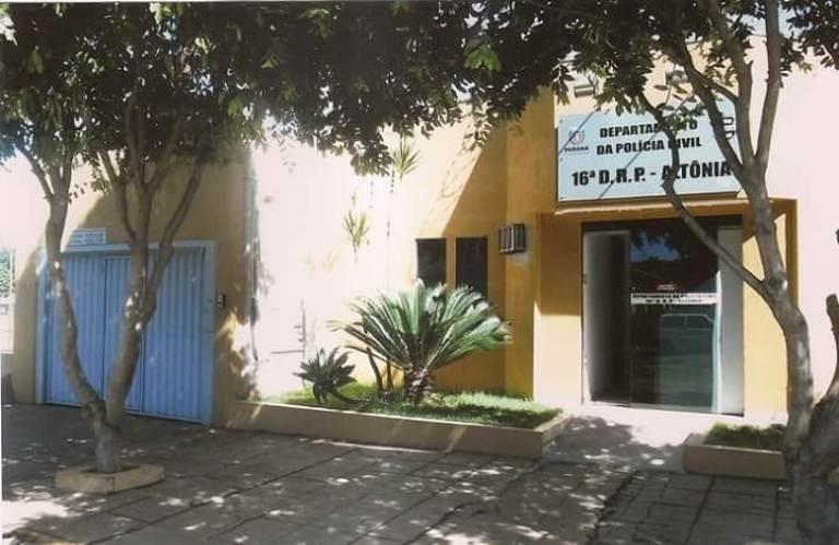 Após briga, rapaz atinge namorada com golpes de tesoura em Altônia