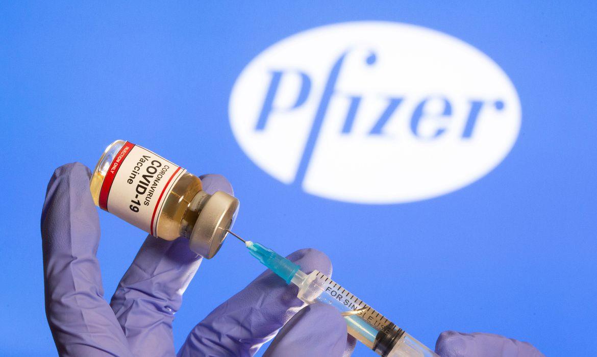 Governo brasileiro compra mais 100 milhões de doses da vacina da Pfizer