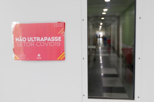 Mais de 1.000 pacientes estão na fila de espera por um leito de Covid-19 no Paraná