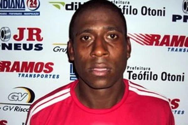 Ex-jogador do Flamengo morre em acidente de moto em Maringá
