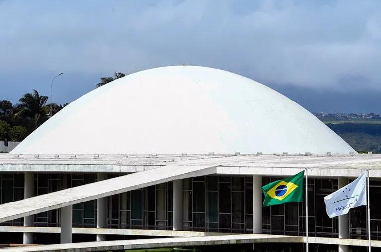 Proibição de despejo durante a pandemia está na pauta do Plenário desta terça-feira (08)