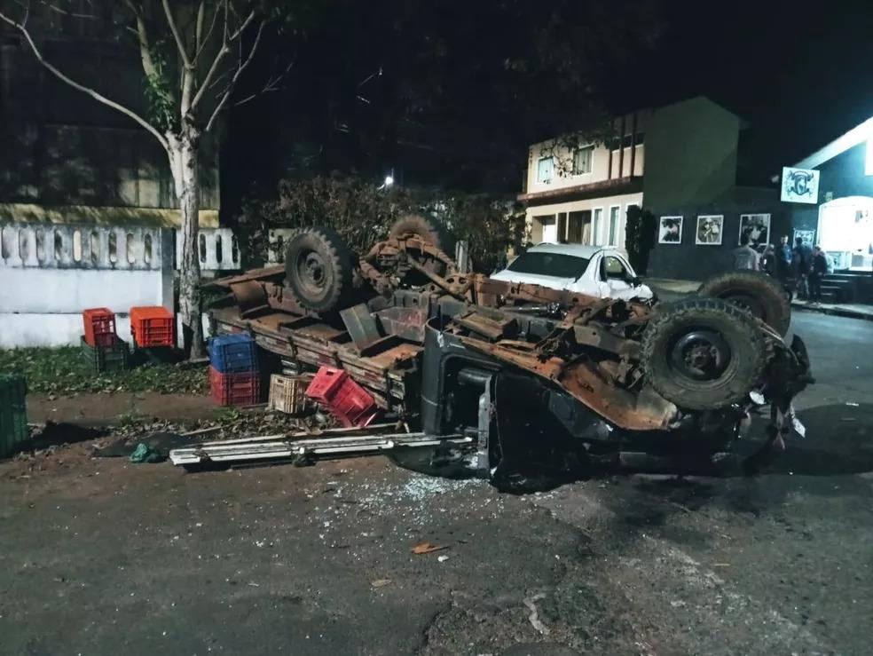 Adolescente de 16 anos conduz camionete e causa acidente em Guarapuava; 3 pessoas ficam feridas