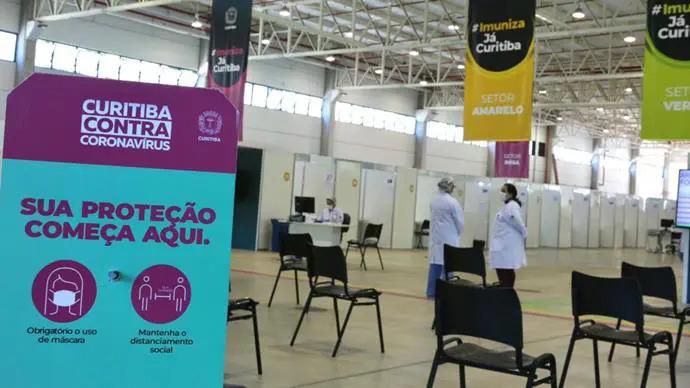 Foragido da Justiça é preso na fila de vacinação em Curitiba