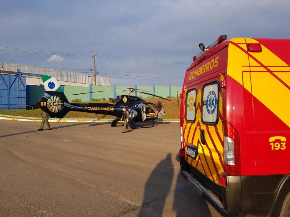 Mulher morre ao correr para pegar ônibus no ponto e ser atropelada pelo próprio coletivo