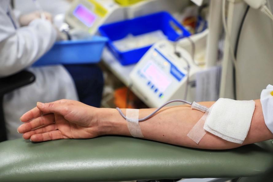 Com queda nos estoques, Hemepar pede à população que doe sangue com urgência