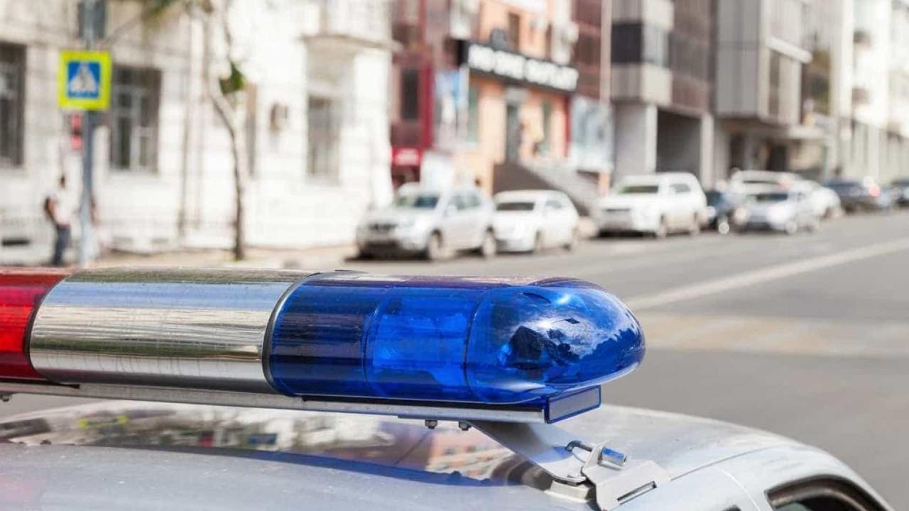 Criança de dois anos dispara arma acidentalmente e mata o pai