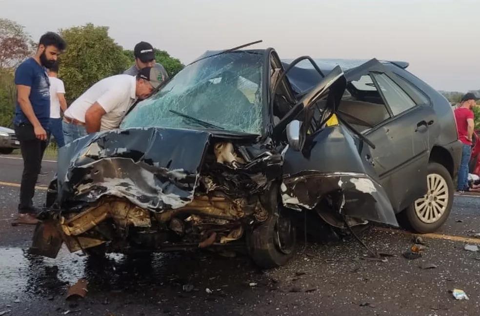 Bebê recém-nascida, criança e outras duas pessoas morrem em acidente, em São Jorge d'Oeste