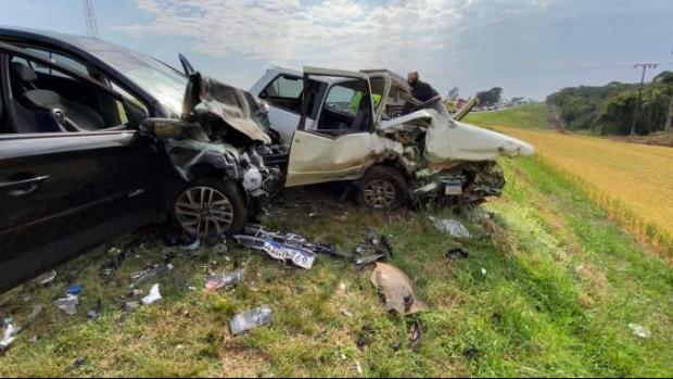 Grave acidente na BR 277 deixa três pessoas feridas, em Céu Azul