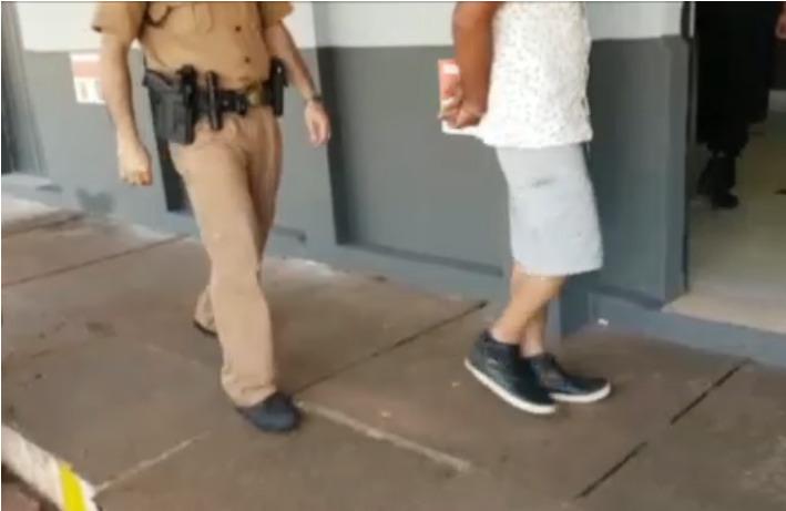 Homem é detido pela PM em Cascavel após se masturbar dentro de ônibus e importunar uma passageira