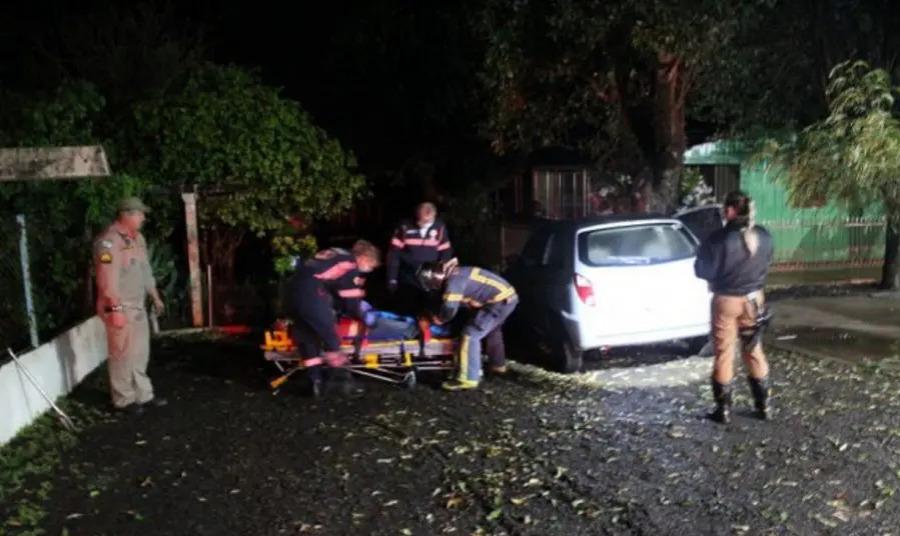 Motorista bate no portão de residência em Santa Helena, e dorme enquanto esperava pelo socorro