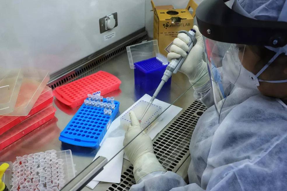 Variante delta se torna responsável por 90% dos casos de Covid-19 no Paraná