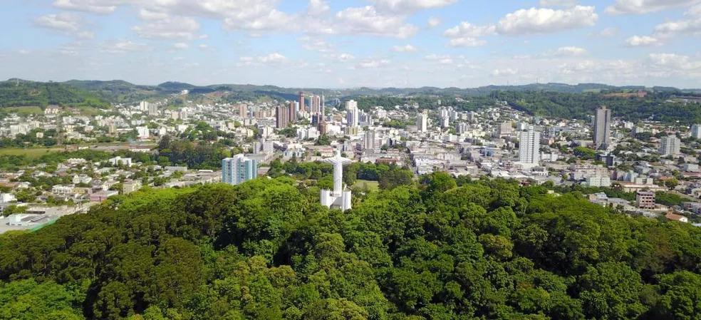 42% das cidades do Paraná não registram mortes por Covid há 30 dias