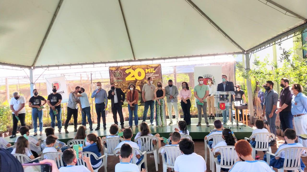 Prefeitura de Maringá lançou projeto Fabricando Árvores nesta sexta, 22