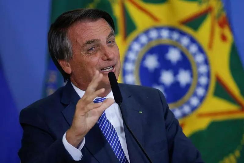 Presidente Bolsonaro em Maringá: Forte chuva transfere local do evento para Parque de Exposições