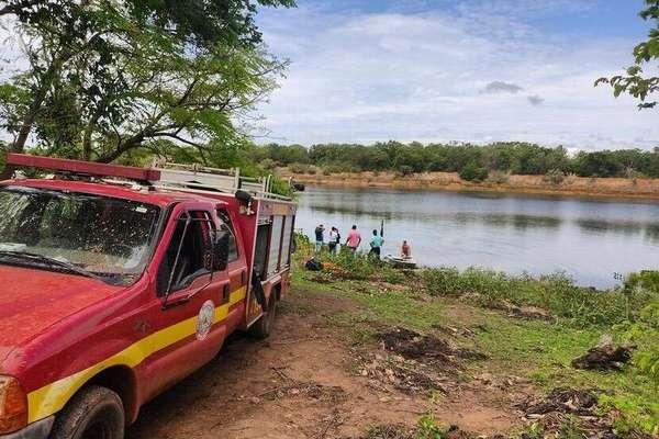 Fatalidade em MG - Ao se jogar em lago para fugir de abelhas, homem é atacado por piranhas e morre