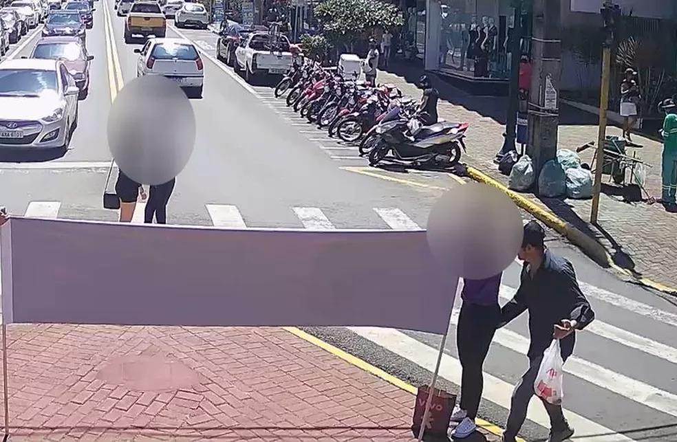 Homem é preso em Apucarana após passar a mão no corpo de mulher que trabalhava em avenida