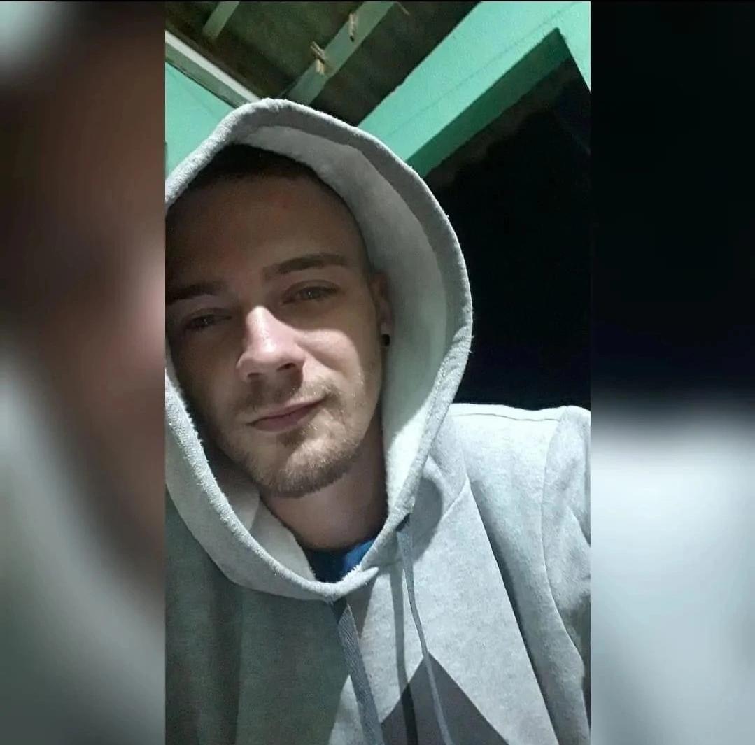 Após pegar carona com desconhecido, rapaz morre em grave acidente, em Curitiba