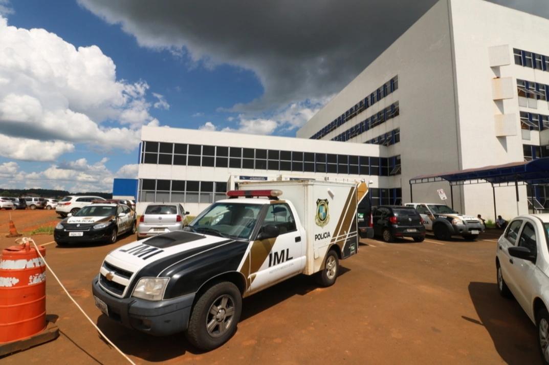 Homem invade residência e executa pai e filha, em Reserva