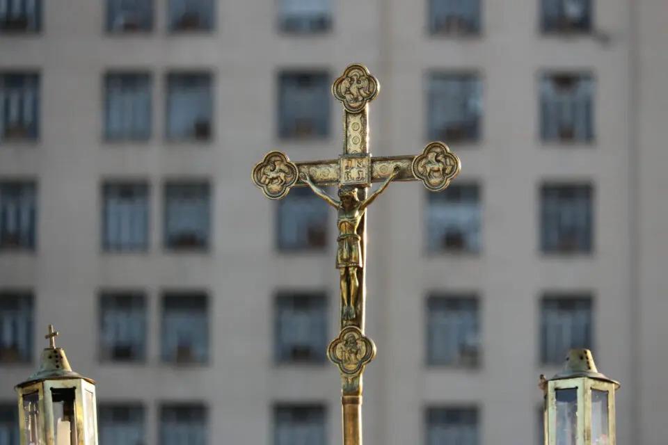 Arquidiocese em Curitiba faz alerta sobre falso padre oferecendo-se para fazer visitas a casas
