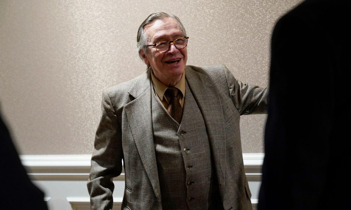 Morre Olavo de Carvalho, aos 74 anos, nos Estados Unidos