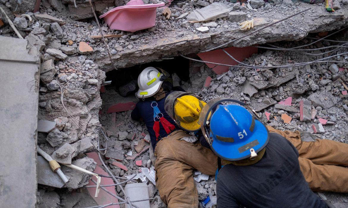 Terremoto no Haiti mata duas pessoas e leva moradores a lotarem as ruas