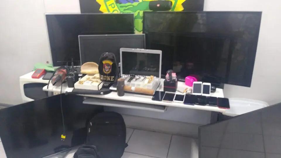 Criminosos são presos após abordagem policial em Curitiba; quadrilha furtava casas em diferentes bairros da cidade