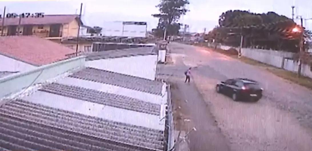 Adolescente é perseguida por ‘bandidos do carro preto’, em São José dos Pinhais