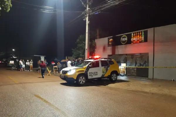 Atirador entra em bar em Araucária, mata um homem com nove tiros e fere outras três pessoas