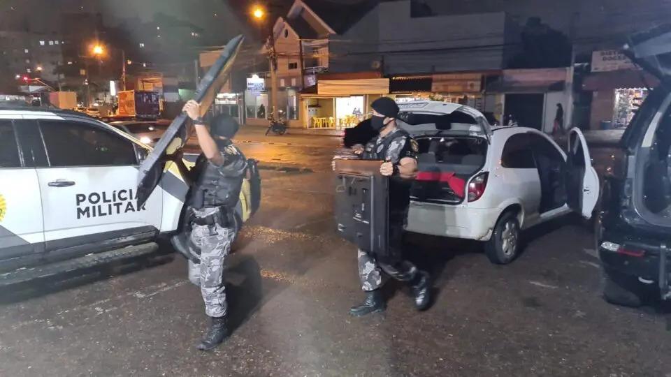 Em Curitiba: Ladrões trancam criança de 10 anos no banheiro, roubam objetos de casa mas acabam presos