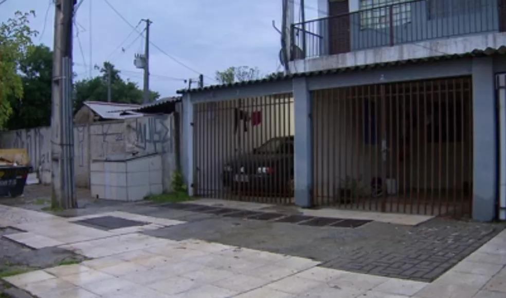 Homem tenta matar a esposa utilizando garfo e faca, em Curitiba